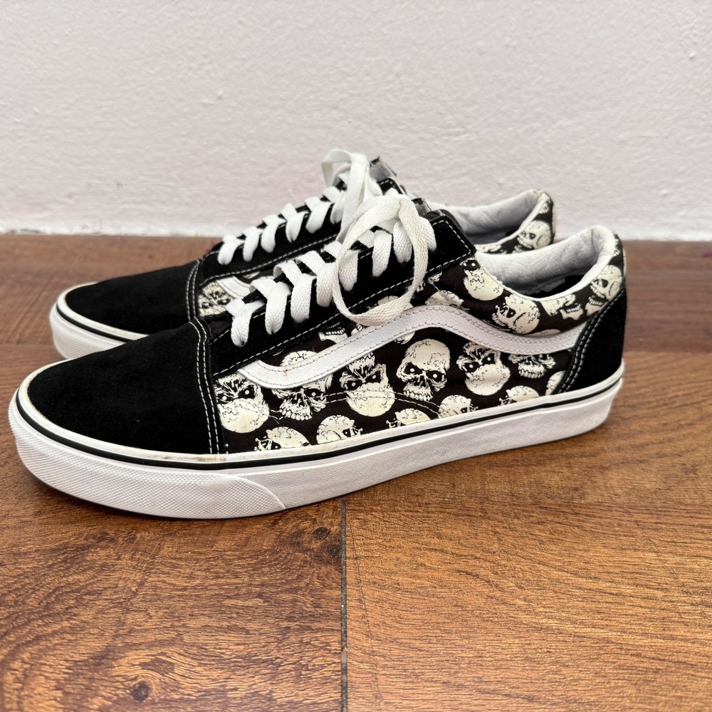 Vans Old Skool Sneakers Men 11.5 Black White Skull Print Suede Skate Shoes - Picture 1 of 8